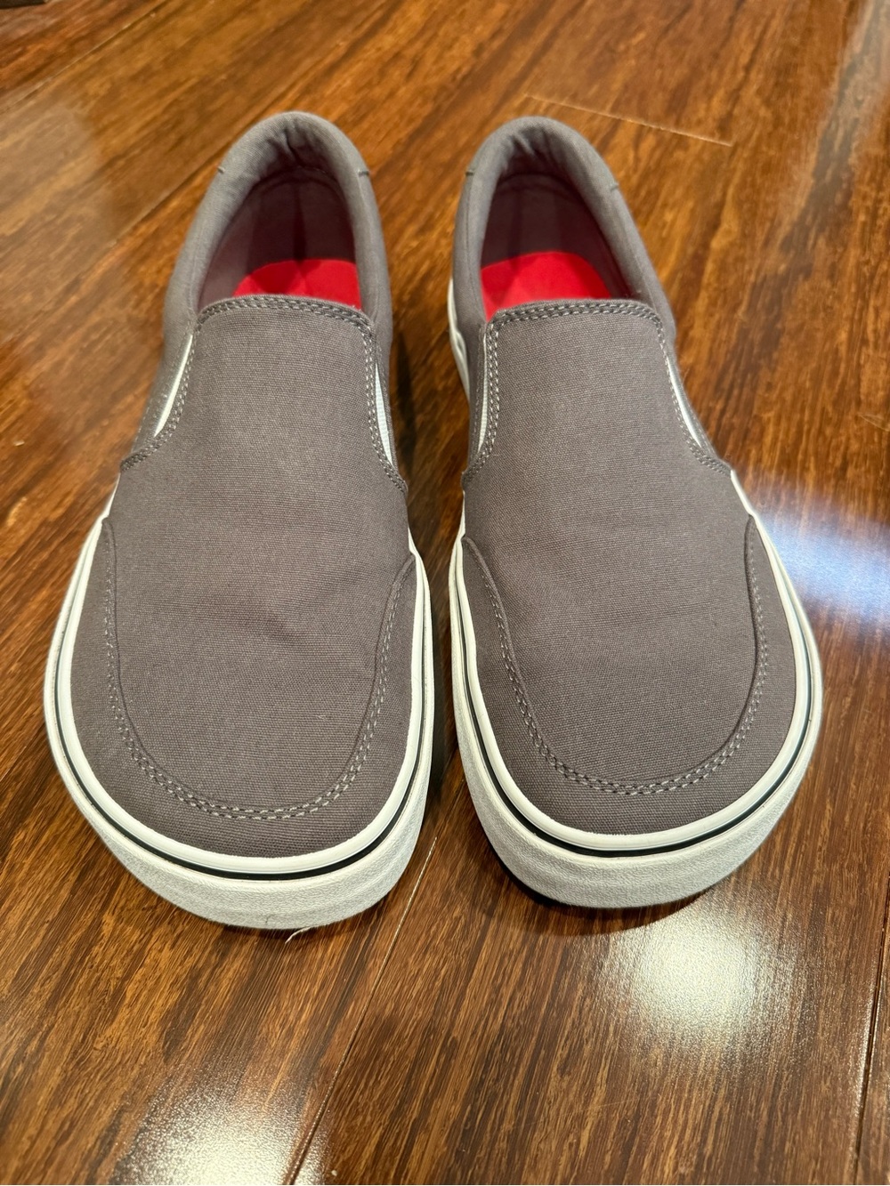 Splay Freestyle Grey Canvas Slip-On Shoes, size 10M/12W